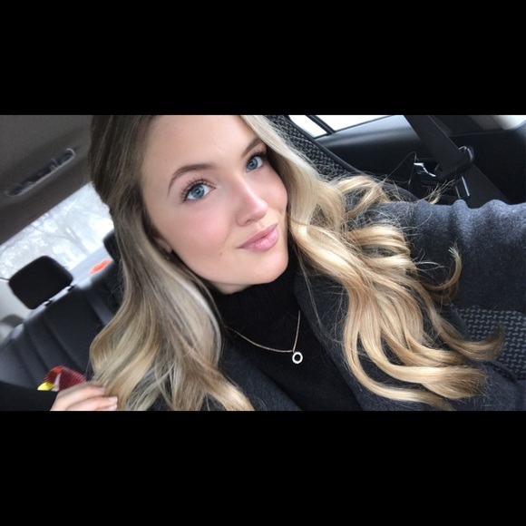 Meet your Posher, Kelsey - Picture 1 of 1